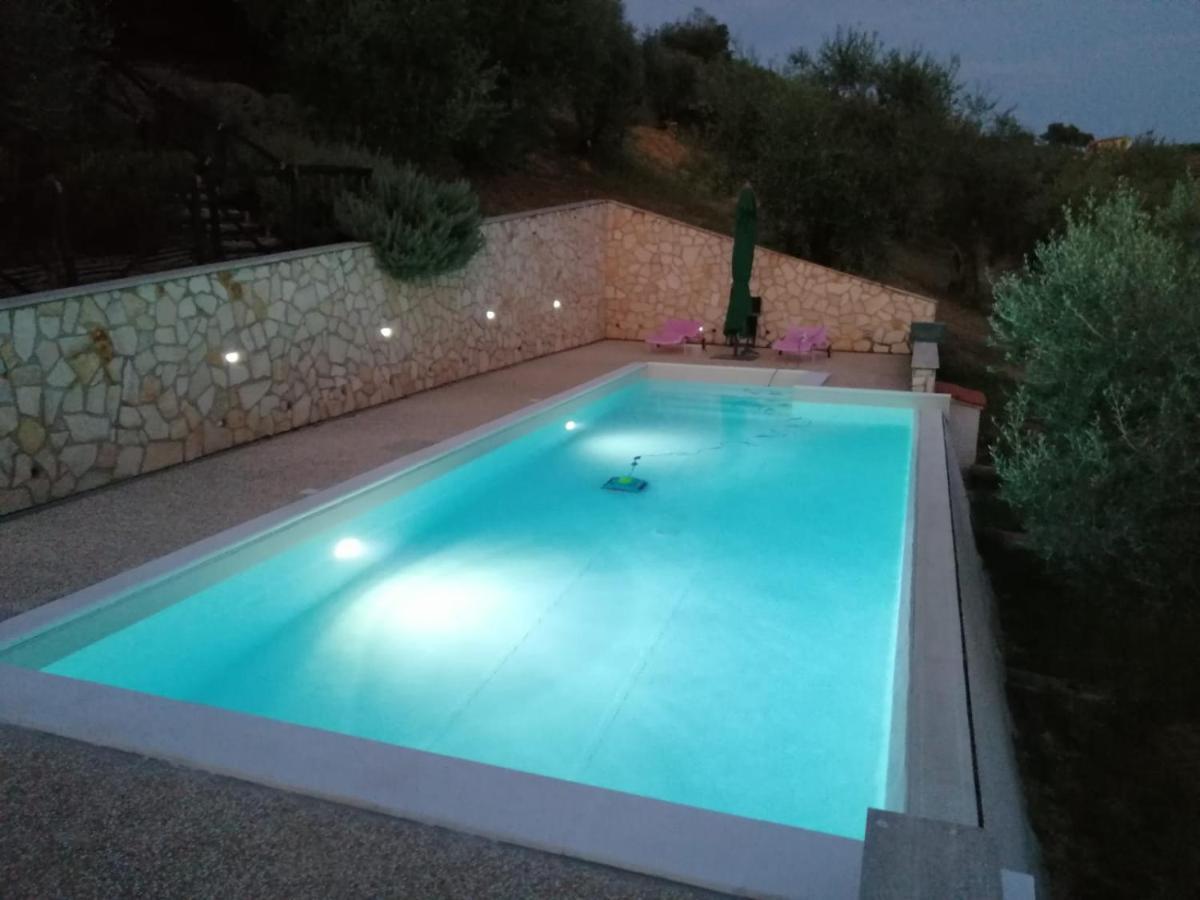 La Tana Delle Stelle B&B Di Charme E Relax 法拉因萨比纳 外观 照片